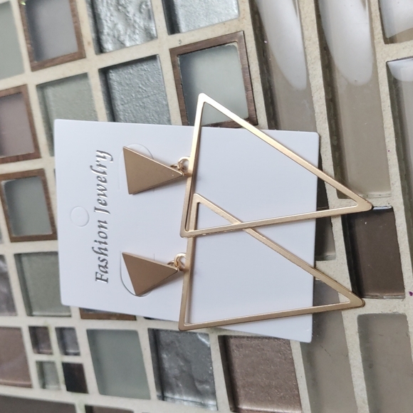 Gold Triangle earrings - Picture 3 of 3